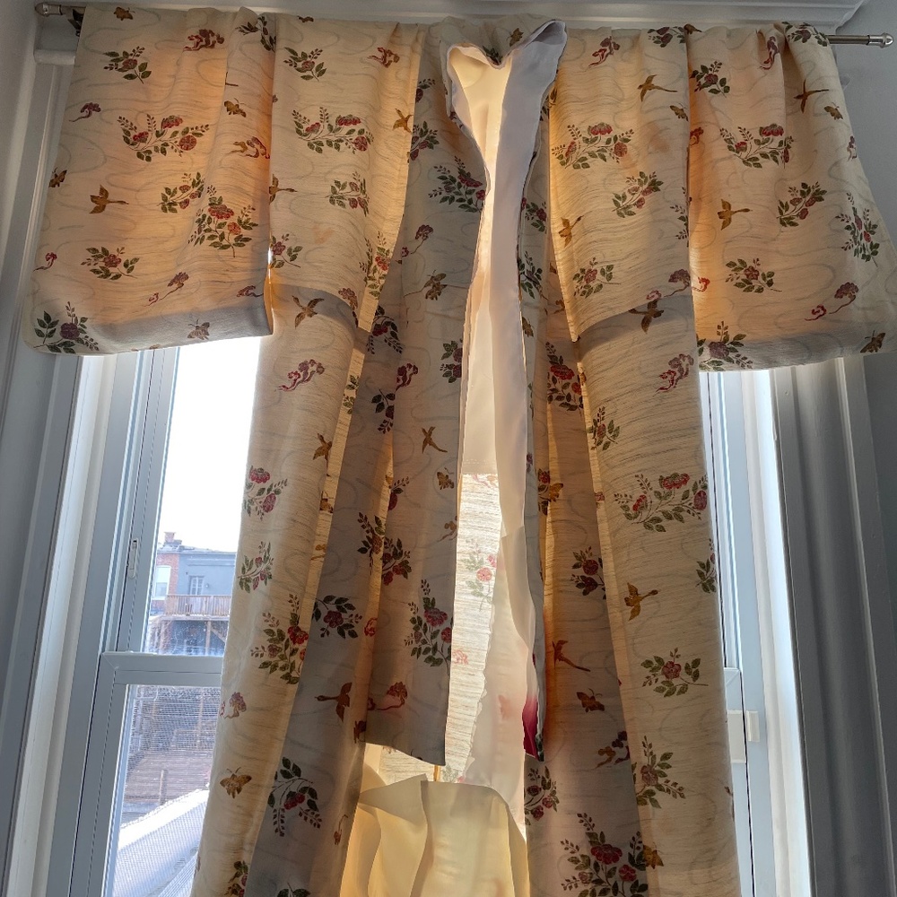 Vintage lovely kimono with flowers and swan (reformed non professionally)